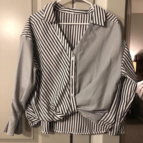 Tops - Button Down Twist Top NWOT